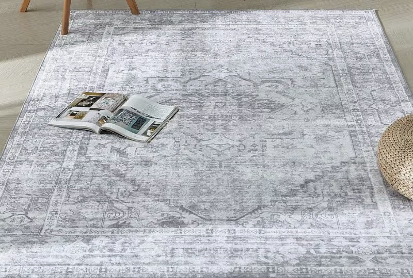 New Medium Area Rug 4*6 FT