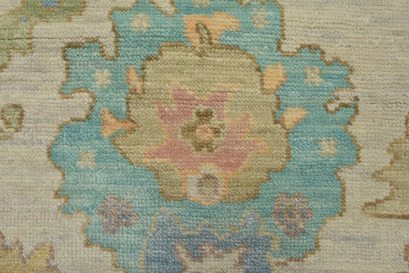 Anatolia Rug 10’2” x 10’7” Ivory Wool Traditional Hand-Knotted Oriental Carpet