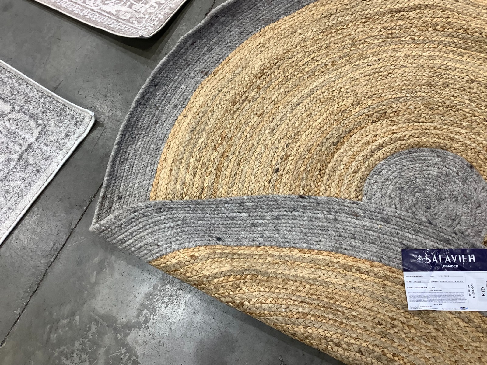 SILVER / NATURAL 5′-0″ x 5′-0″ Flaw in Rug, Reduced Price 1172678478 BRD910G-5R