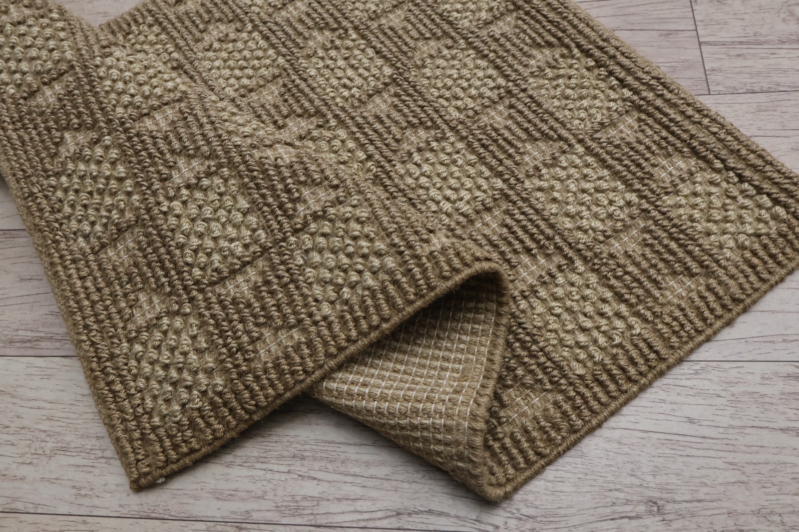Handmade Natural Jute Wool Raised Loop Checkerboard Area Rug 65×90 cm