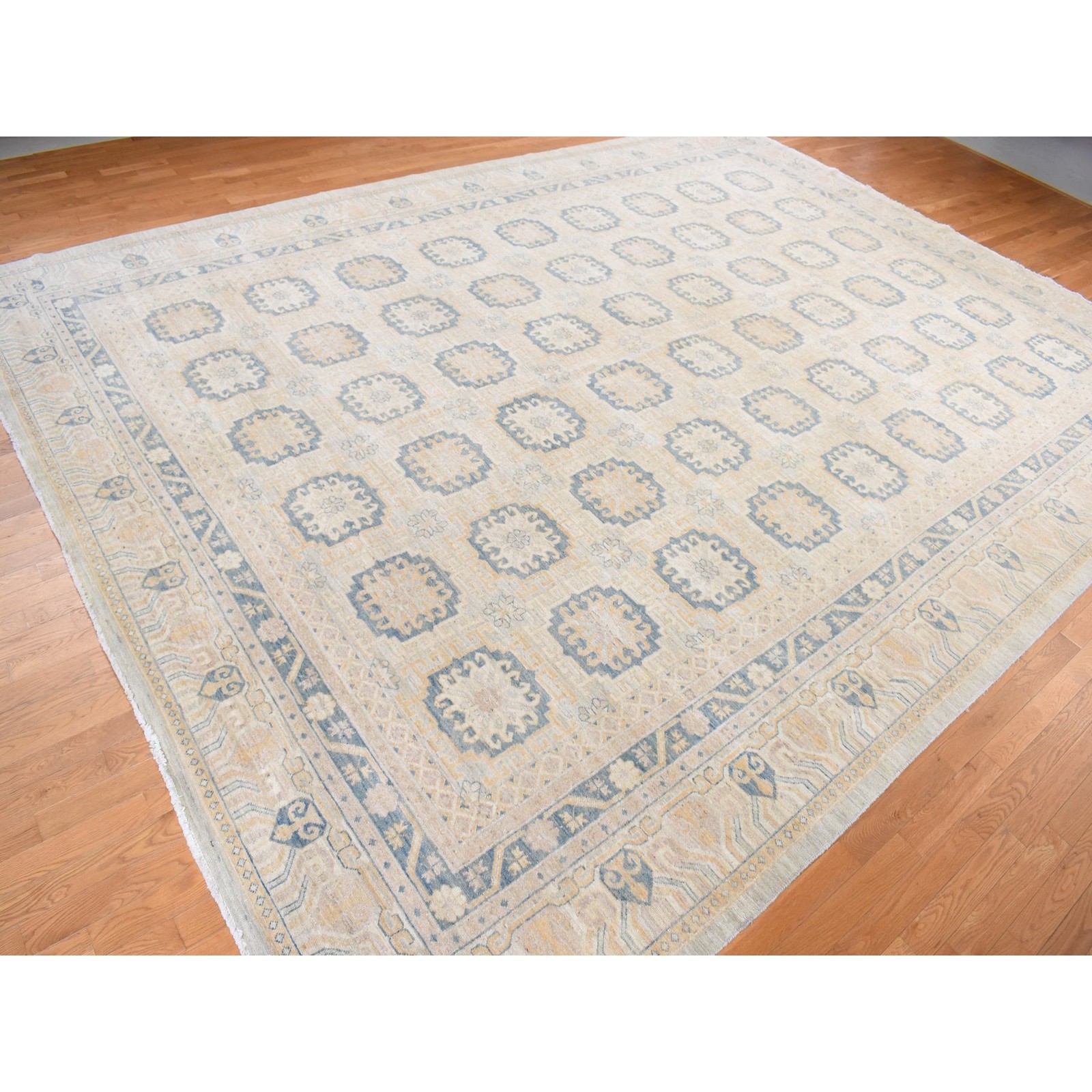 13′ x 17’7″ Ivory White Wash Indian Hand Knotted Pure Wool Oversized Rug R78012