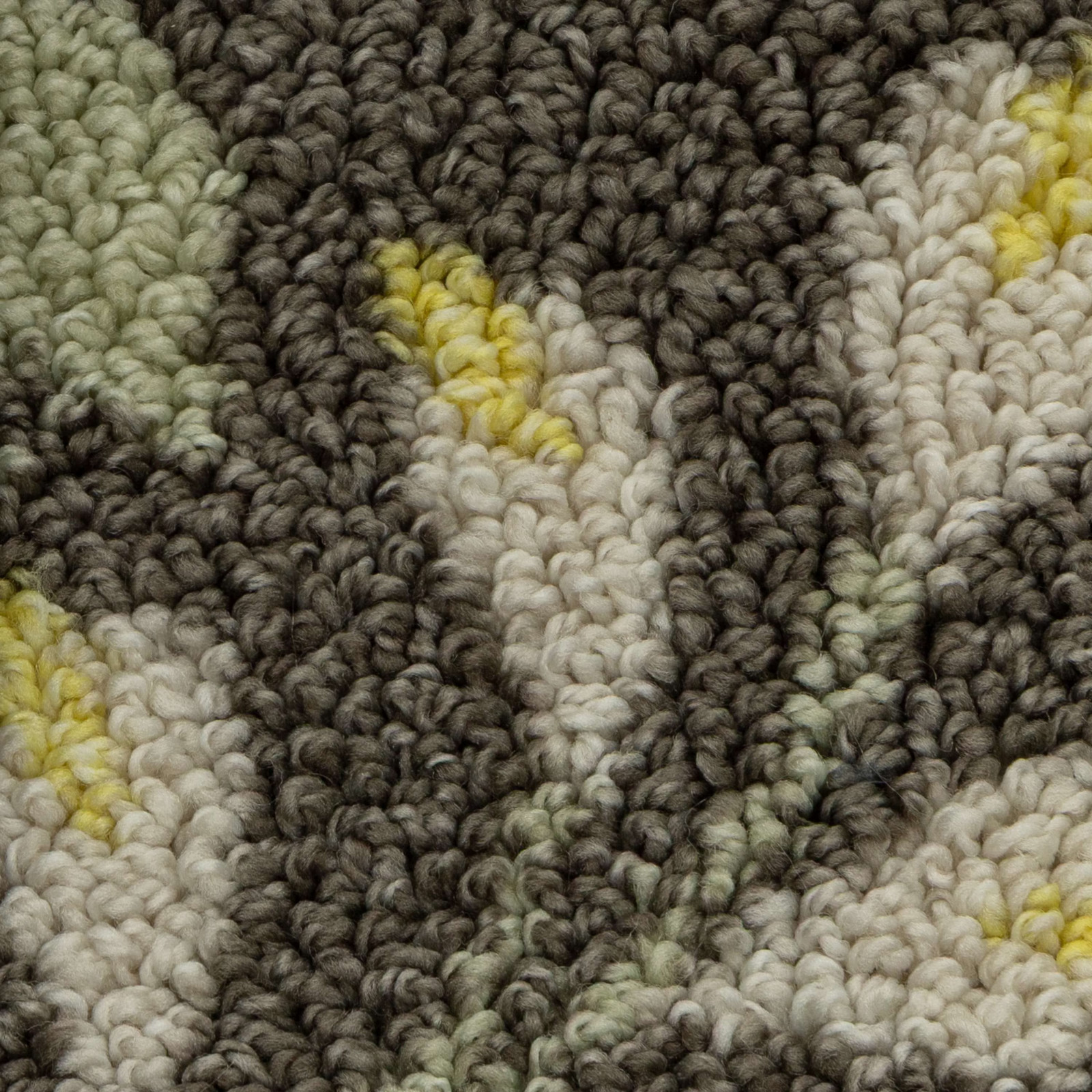 1’8″x2′, Farmhouse Oversized Floral Gray Multicolor Indoor Accent Rug