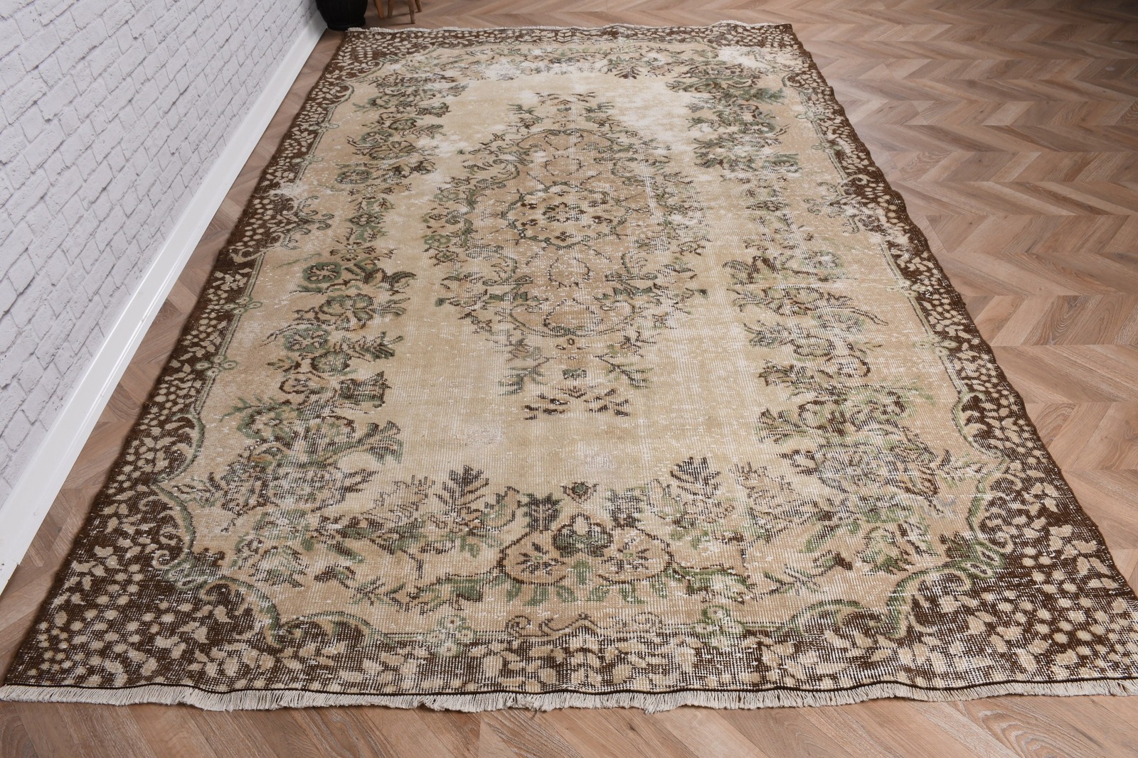 Vintage Large Rug 6×9,5 ft (184×290 cm), Turkish Brown Polka dot Wool Rug