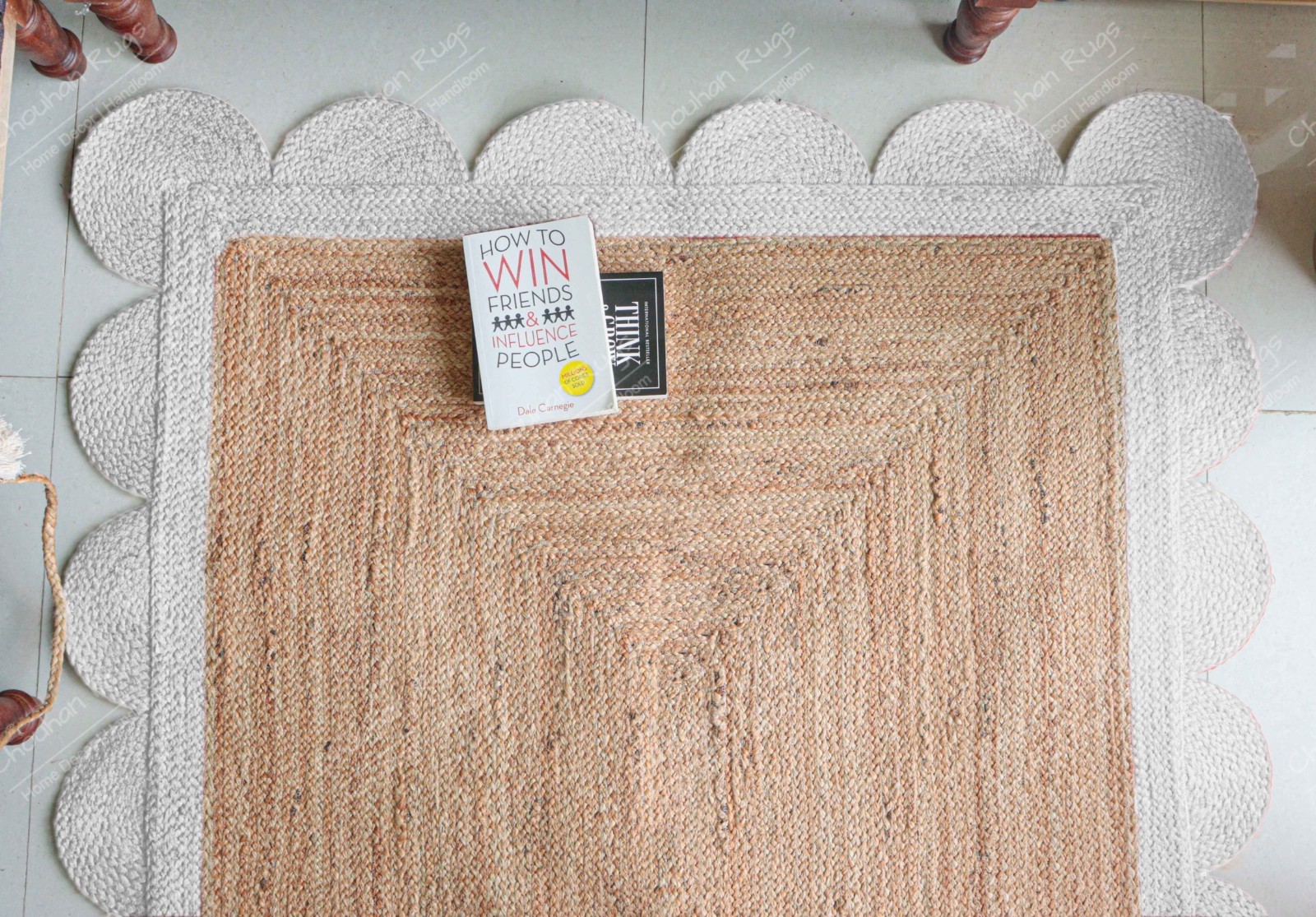 Hand Braided Scalloped Jute Rug Beige & White Border For Home Décor Living Room