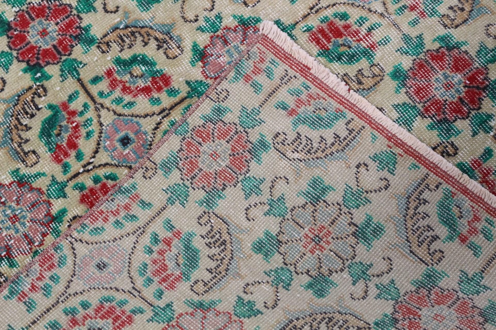 Vintage Large Rug 5,7×9,6 ft, Turkish Red Southwestern Wool Rug