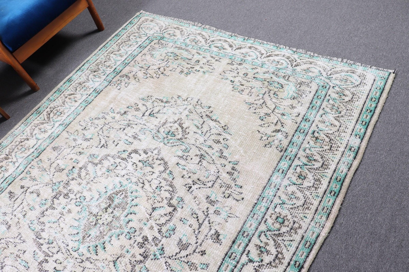 Vintage 5,6×8,5 ft Rug, Turkish Rug, White Rug Wool