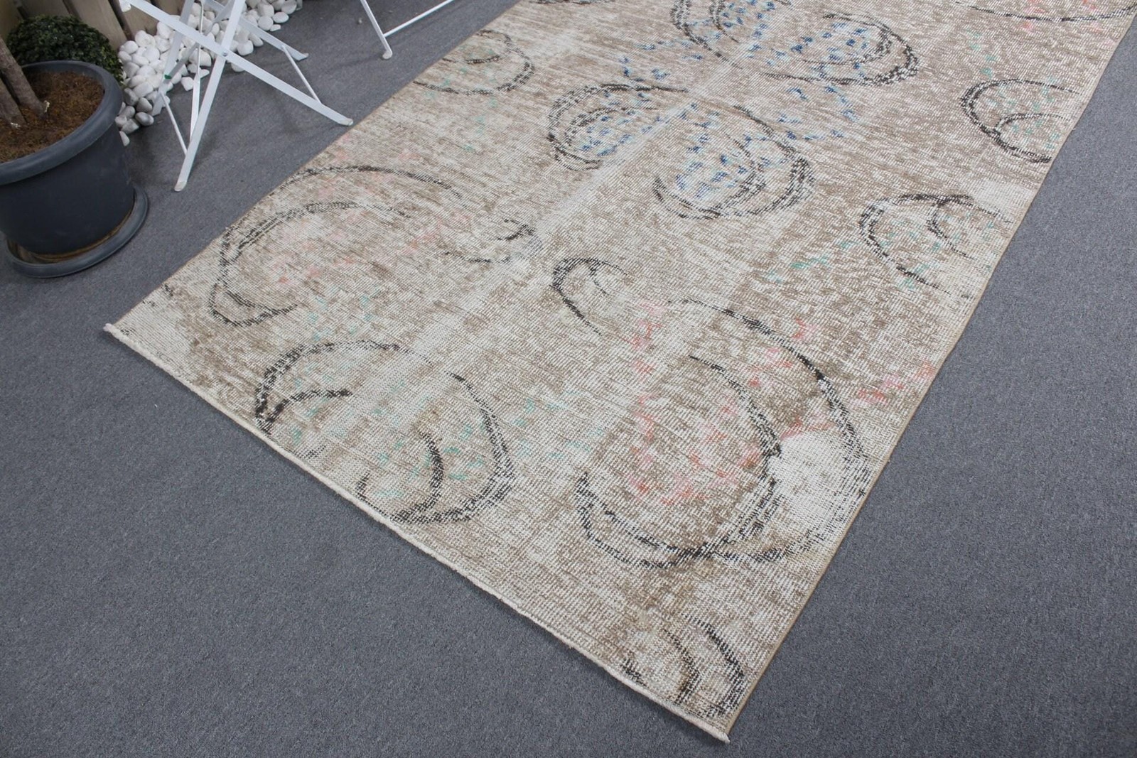 Turkish Area Rug 4,6×8,3 ft (140×252 cm), Vintage Brown Abstract Wool Rug