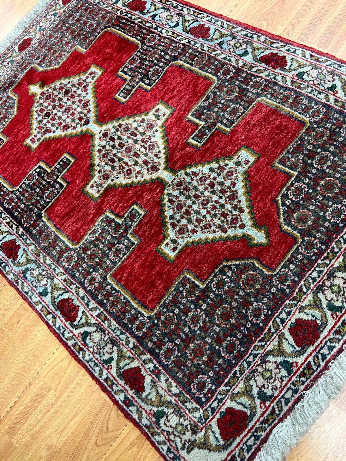 2’6″ x 3’6″ Azerbaijani Oriental Rug – Full Pile – Hand Made – 100% Wool