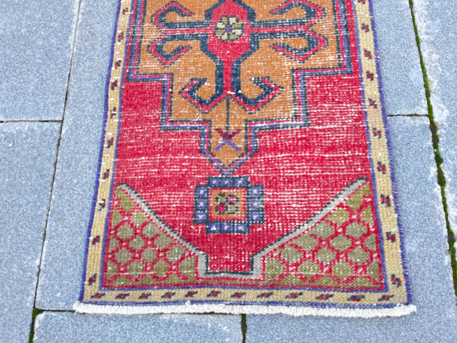 Vintage Turkish Rug 1.5×2.8 Ft Bold Red Tribal Wool Medallion Rug