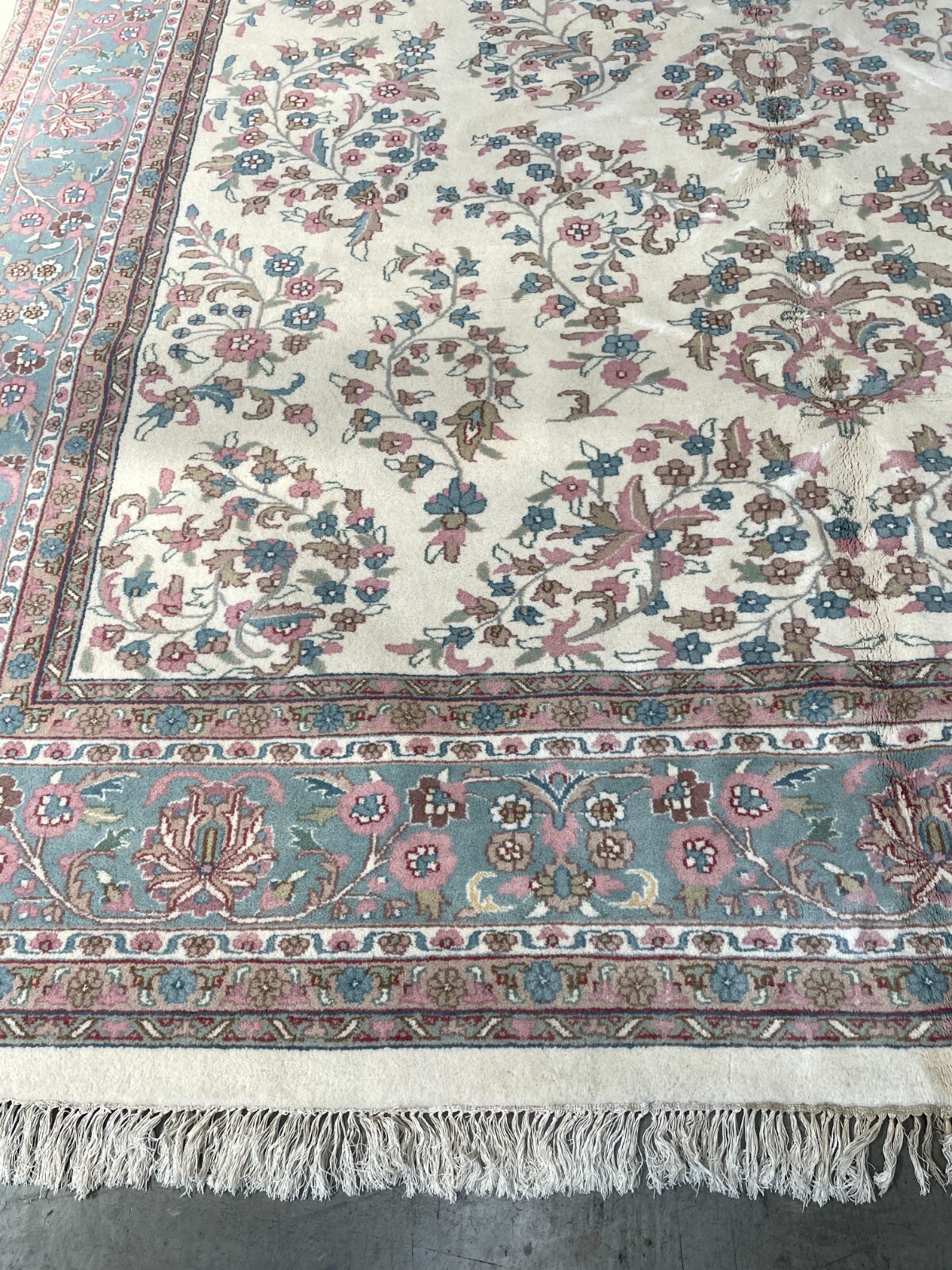 Hand-Woven Wool Area Rug w/ Floral Design, 10′ x 13.6′