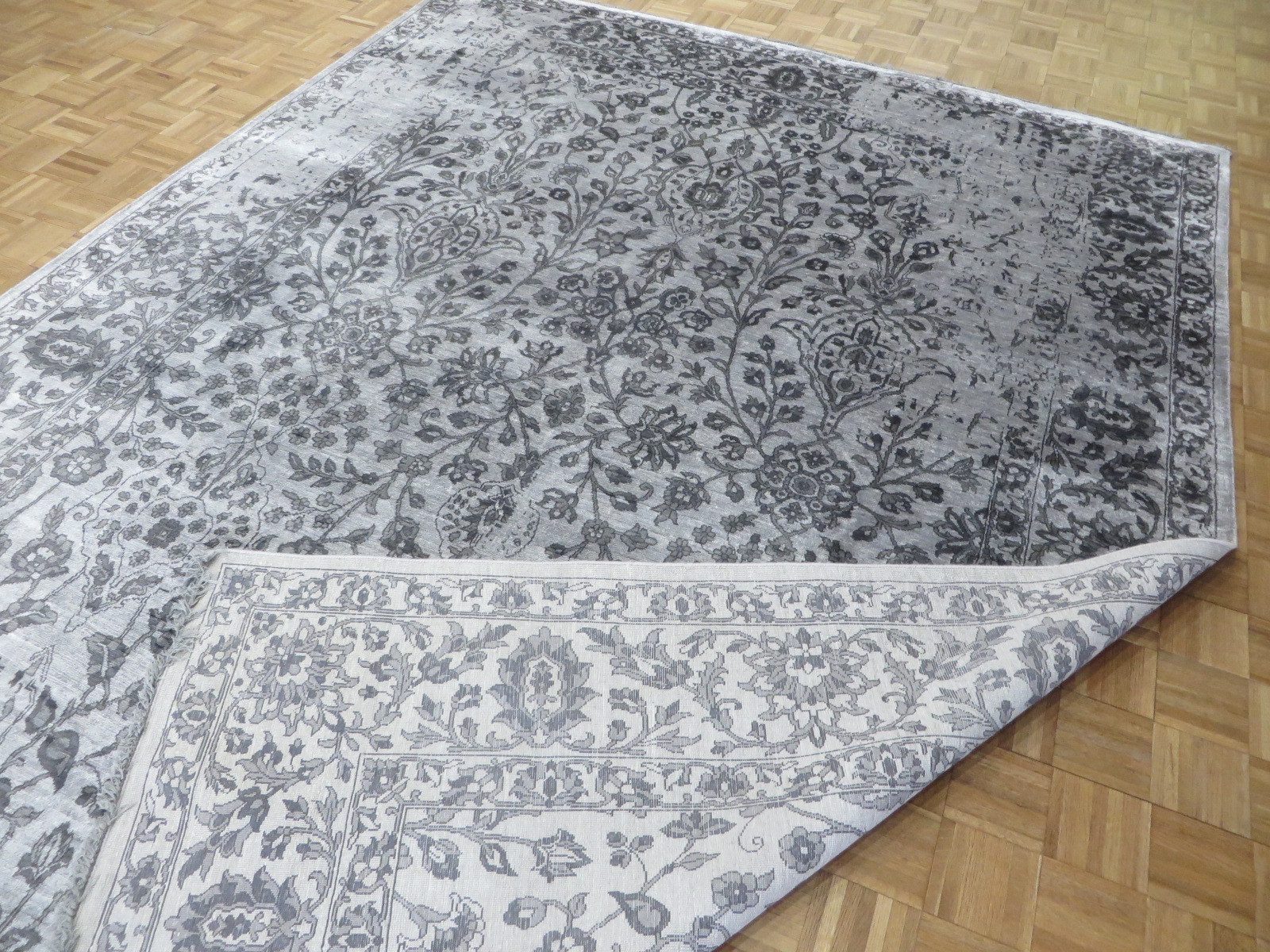 8’10 X 11’11 Hand Knotted Gray Tone On Tone Wool & Silk Oriental Rug G5360