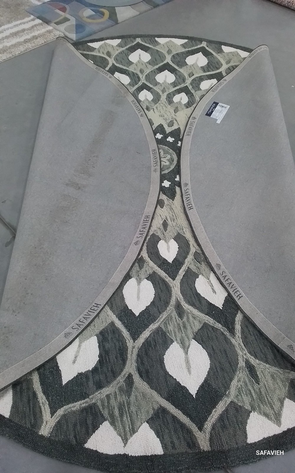 CHARCL/IVORY 10′-0″ x 10′-0″ Back Stain Rug Reduced Price 1172803375 NOV603H-10R