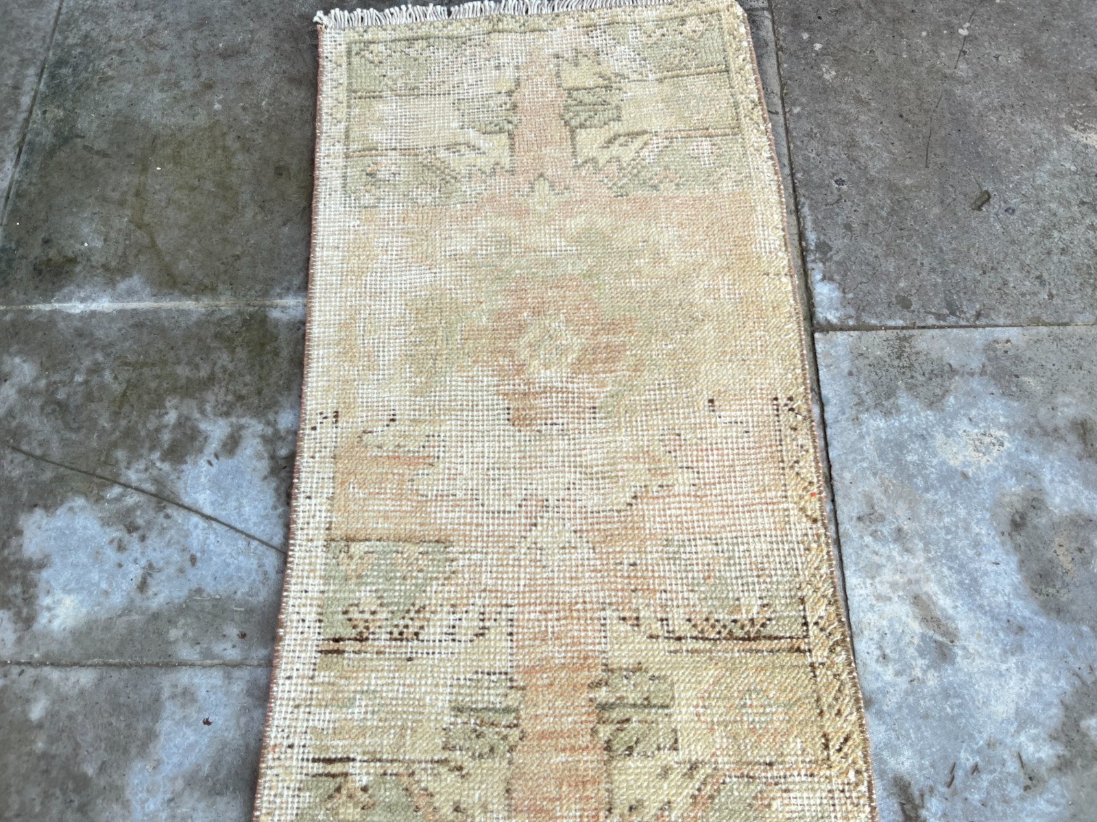 Vintage Turkish Small Accent Rug 1.5×3 ft Muted Pastel Oushak Mini Boho