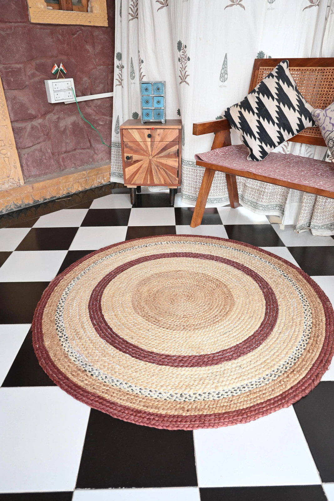 Rugmoda Jute Rug Natural & Maroon Braided Round 4×4 ft Living Room Area Rug