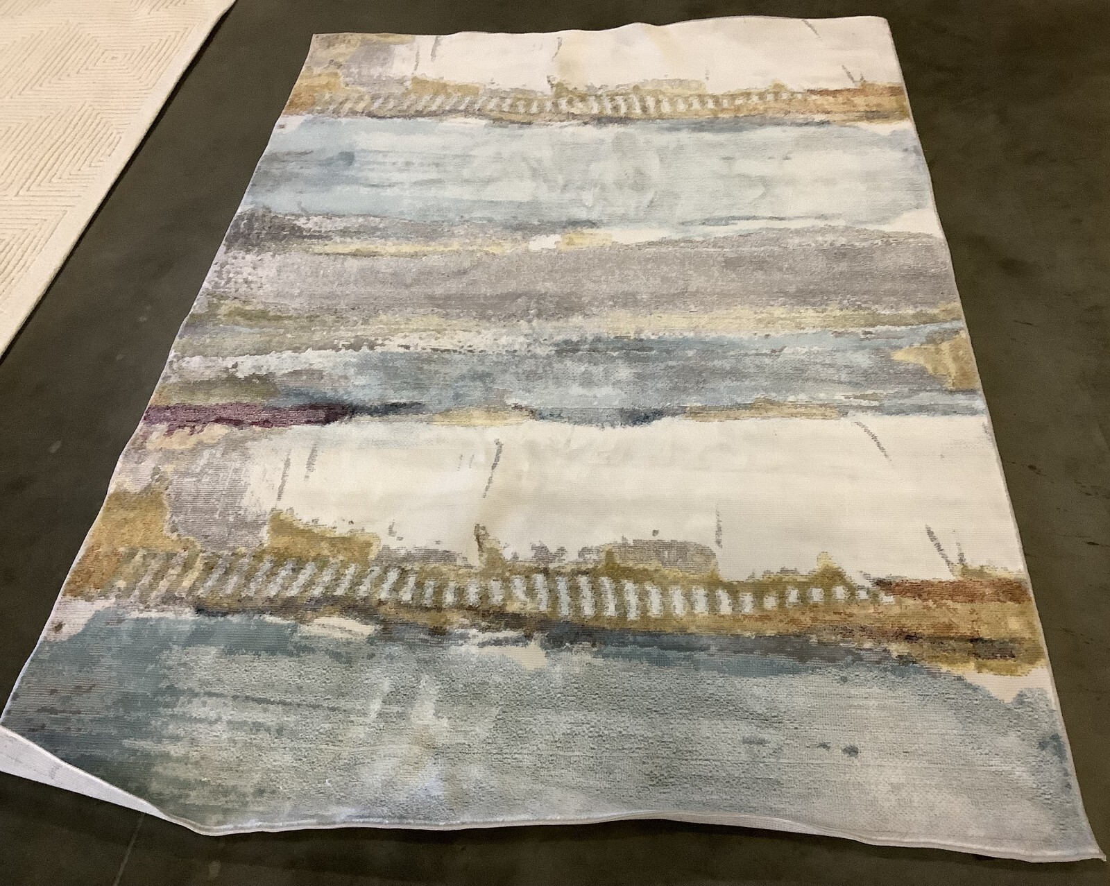IVORY / L BLUE 5′-1″ X 7′-6″ Pressed Pile Rug Reduced Price 1172667998 ARA190M-5