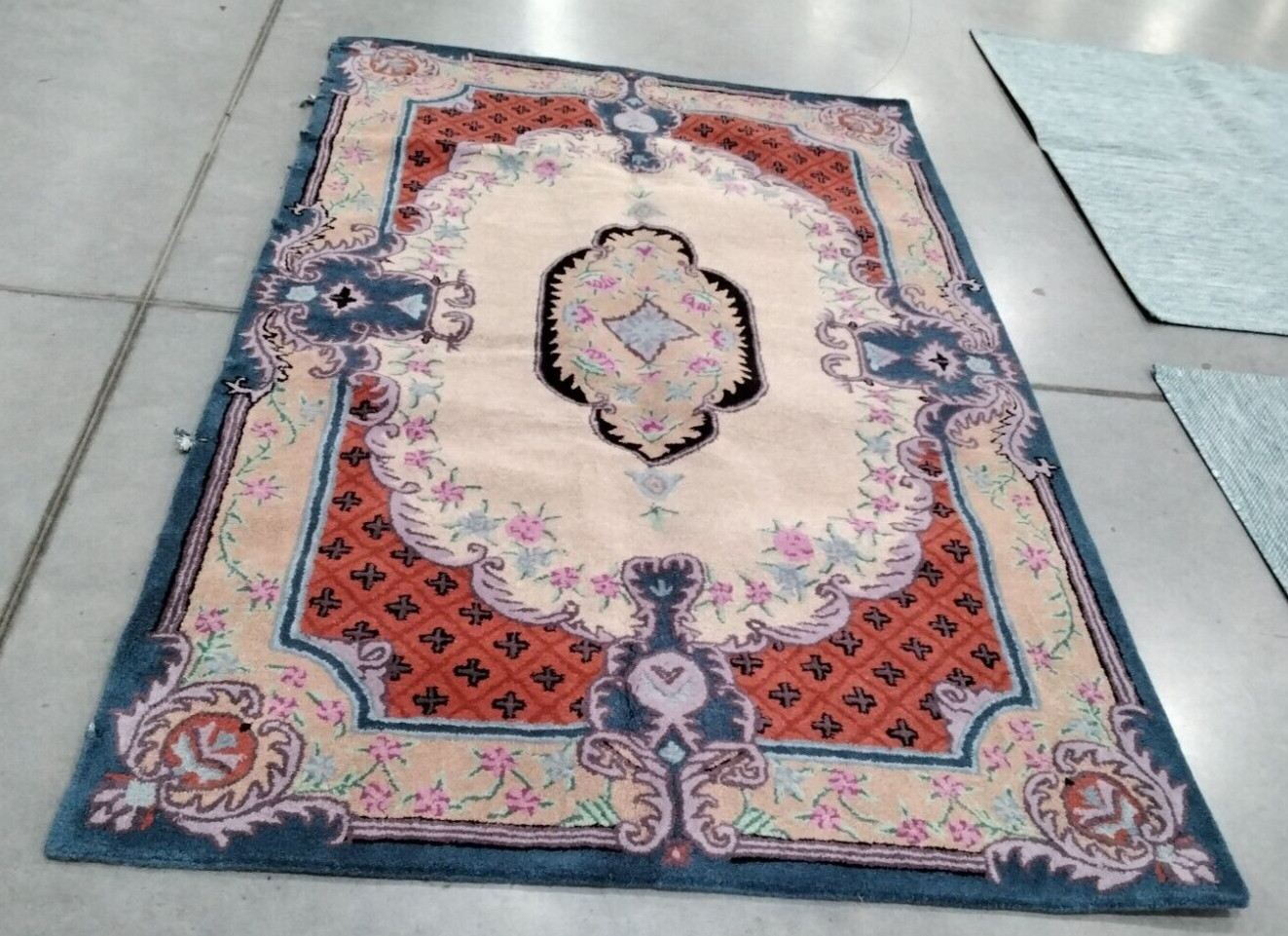 IVORY / PINK 5′ X 8′ Stained Rug Reduced Price 1172734644 BLG535A-5