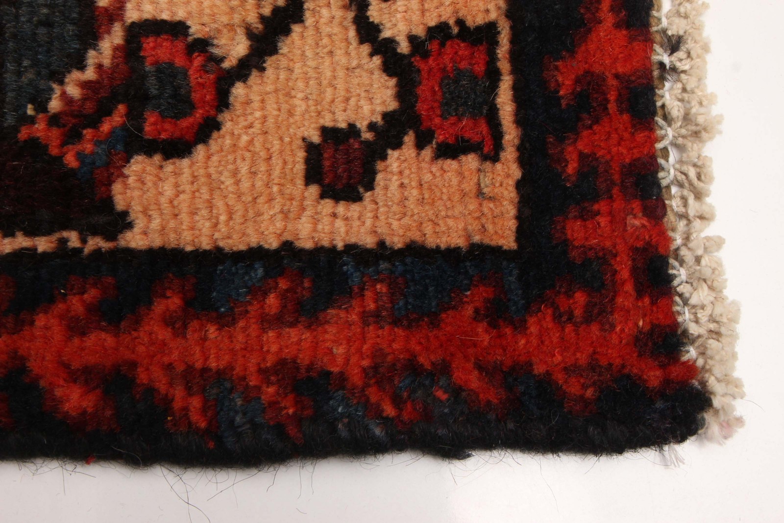Vintage 5’2″ x 5’8″ Traditional Hand Knotted Vegetable Dye Wool Area Rug