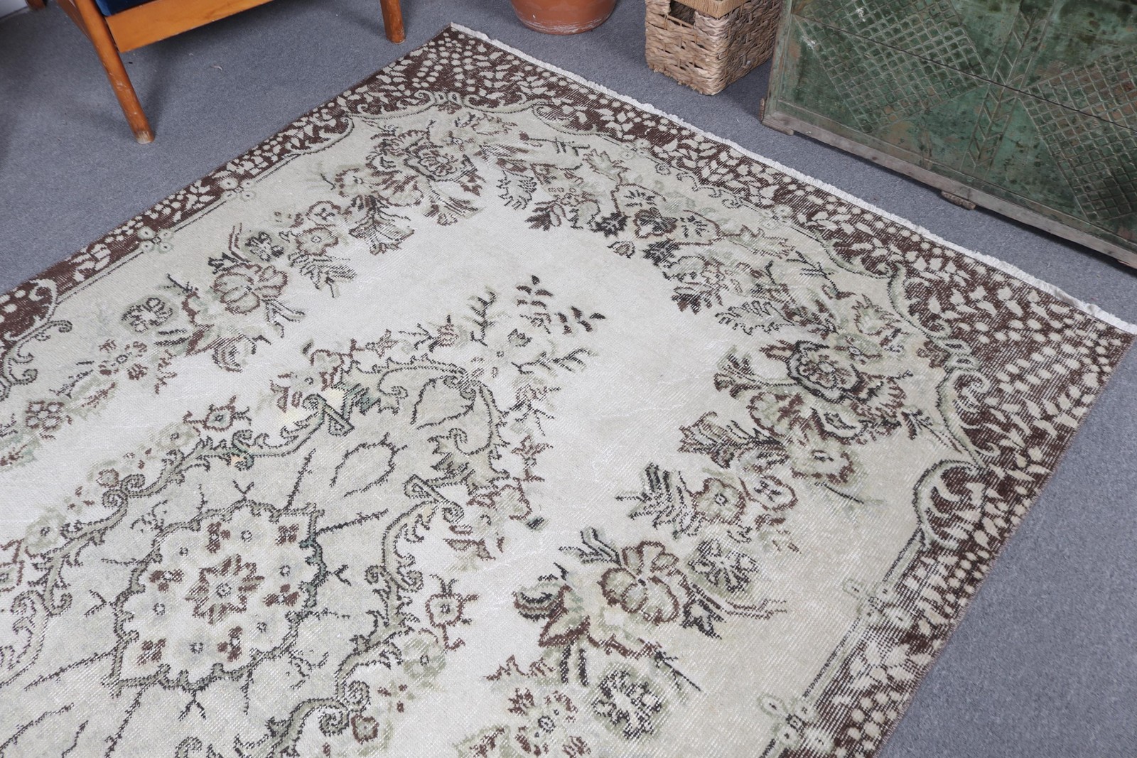 Turkish Vintage Large Rug 5,4×8,9 ft (166×271 cm), Brown Check Rug Rug
