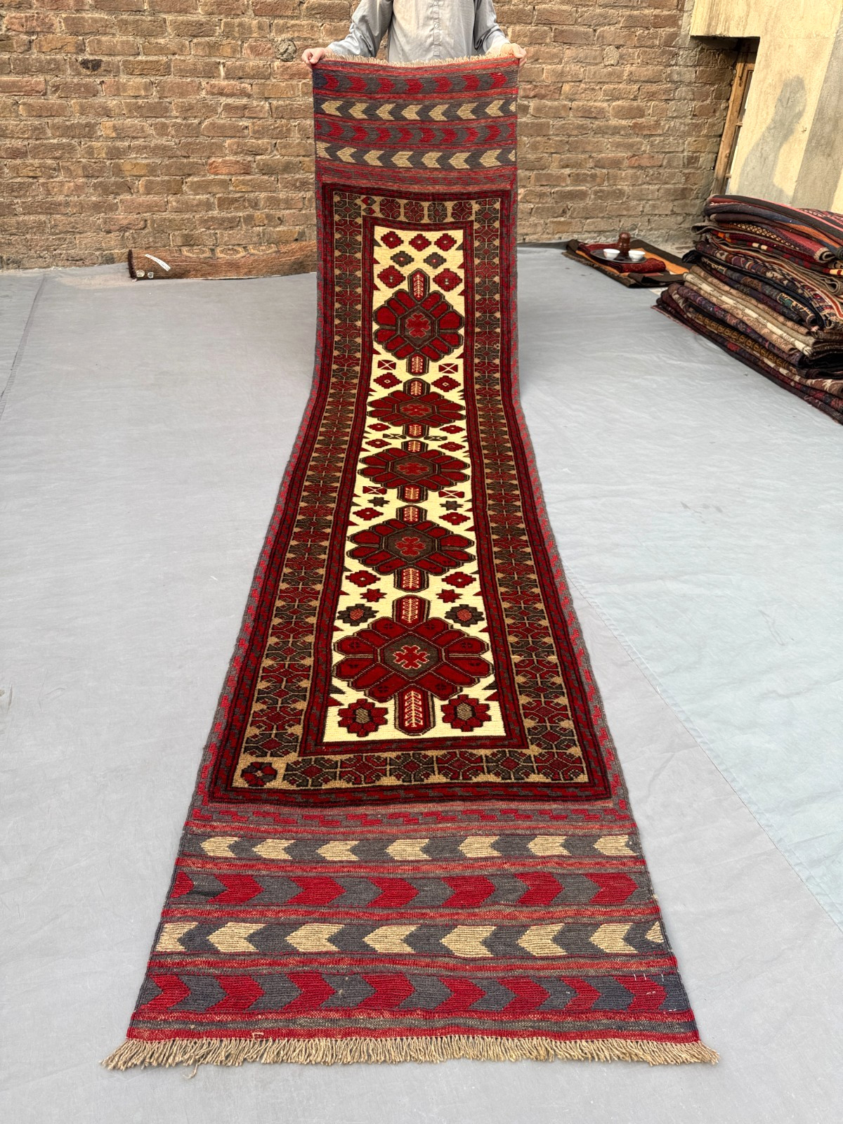 2’6 x 11’4 Ft Classic Baluchi Floral Medallion Runner Rug – Vintage Tribal Wool