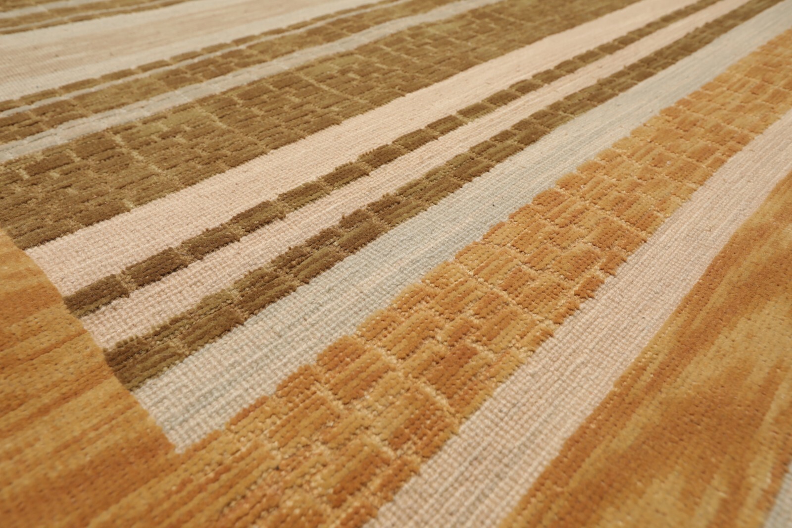 3’10” x 5’10” Nourison Nourmak Hand Knotted Wool High Low Pile Area Rug 4×6