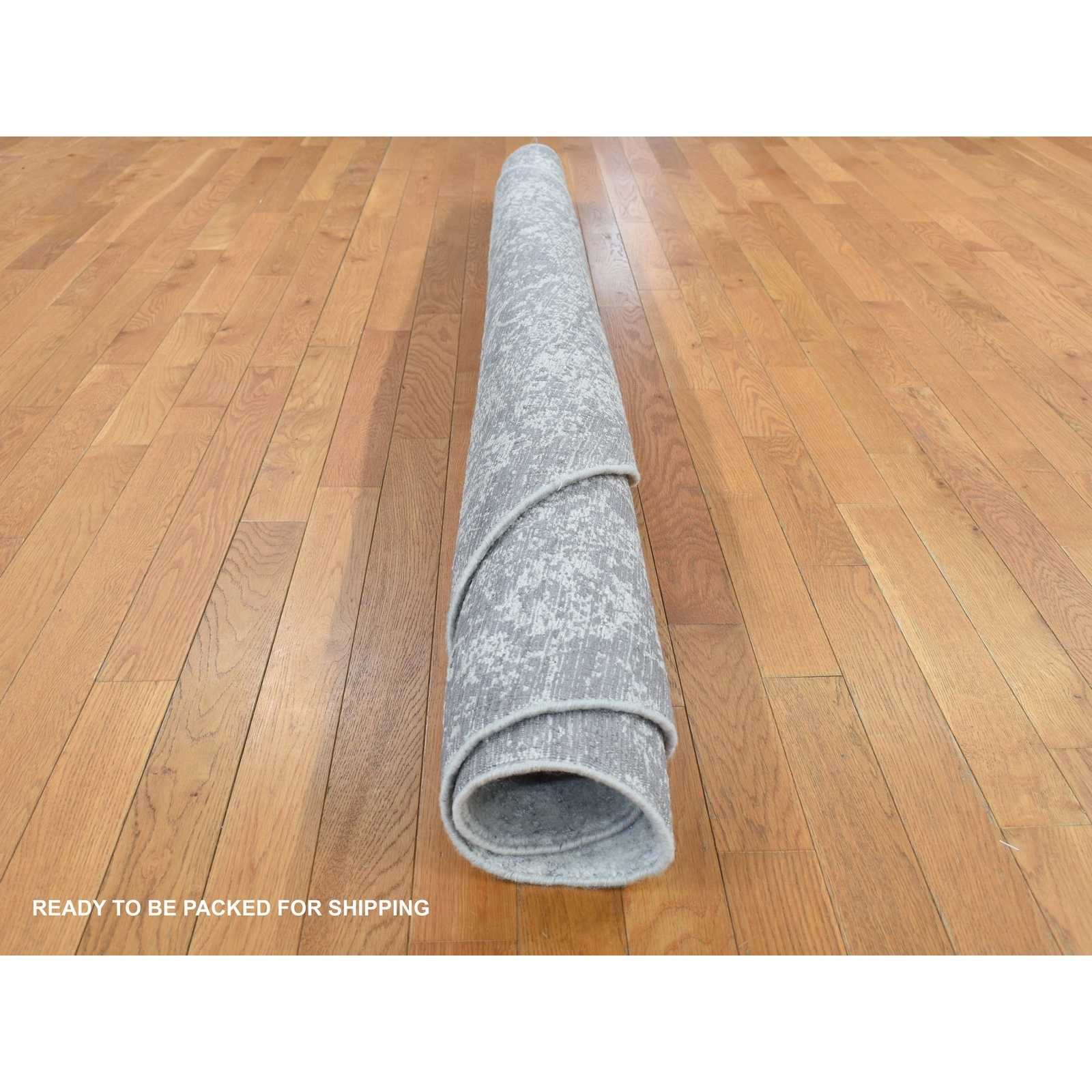 7’9″x7’9″ Gray Jacquard Hand Loomed Wool and Silk Round Oriental Rug R87359