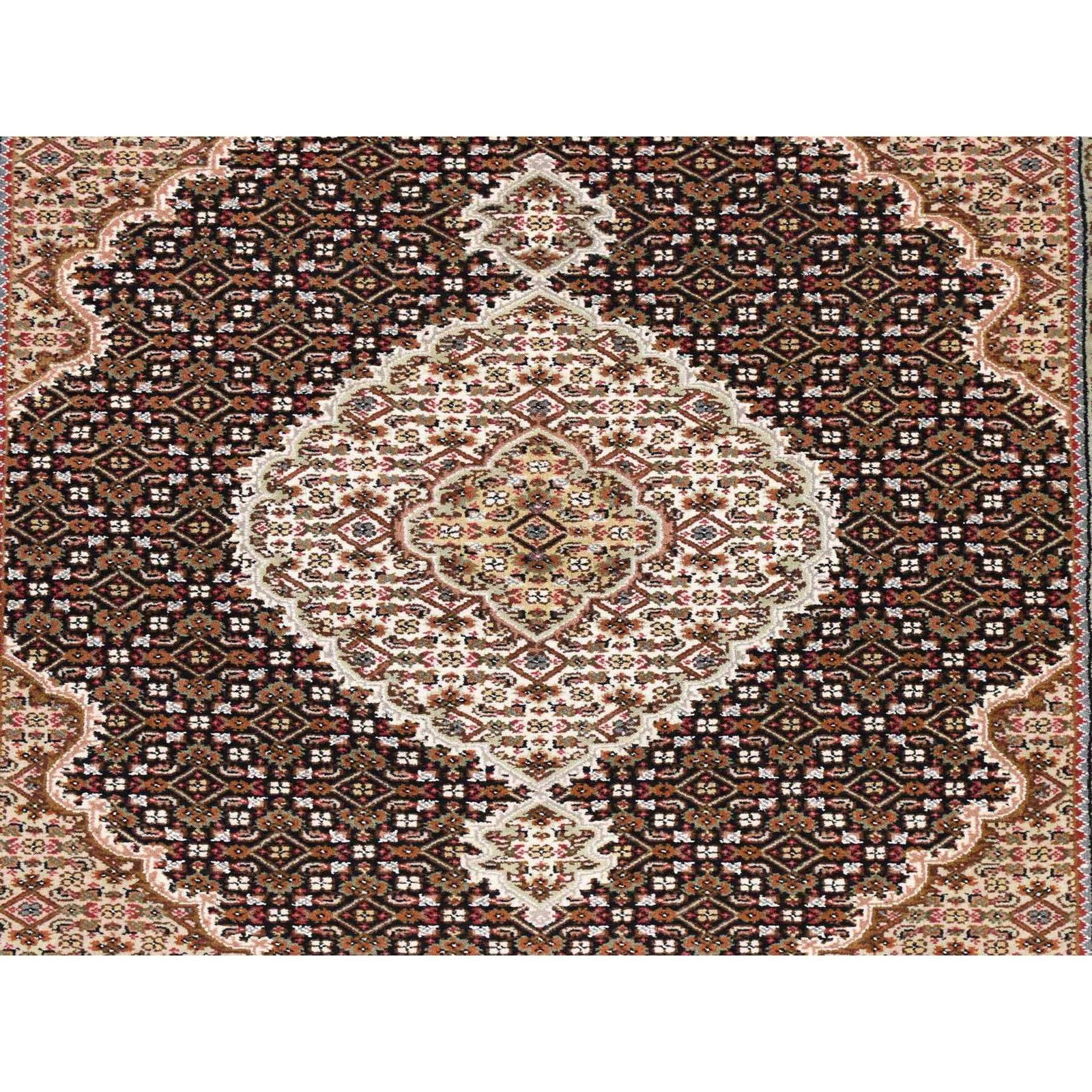 4’x6′ Black 250 KPSI Tebraz Mahi with Medallion Design Hand Knotted Wool Rug
