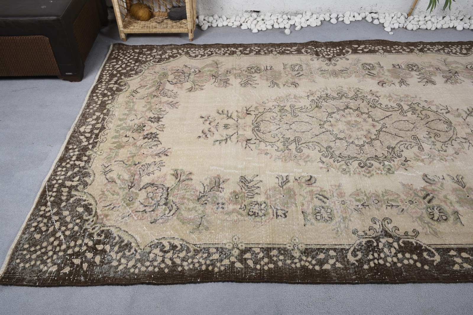 Vintage Turkish Rug, Large 5,8×9,7 ft (177×296 cm) Rug, Beige Check Wool Rug