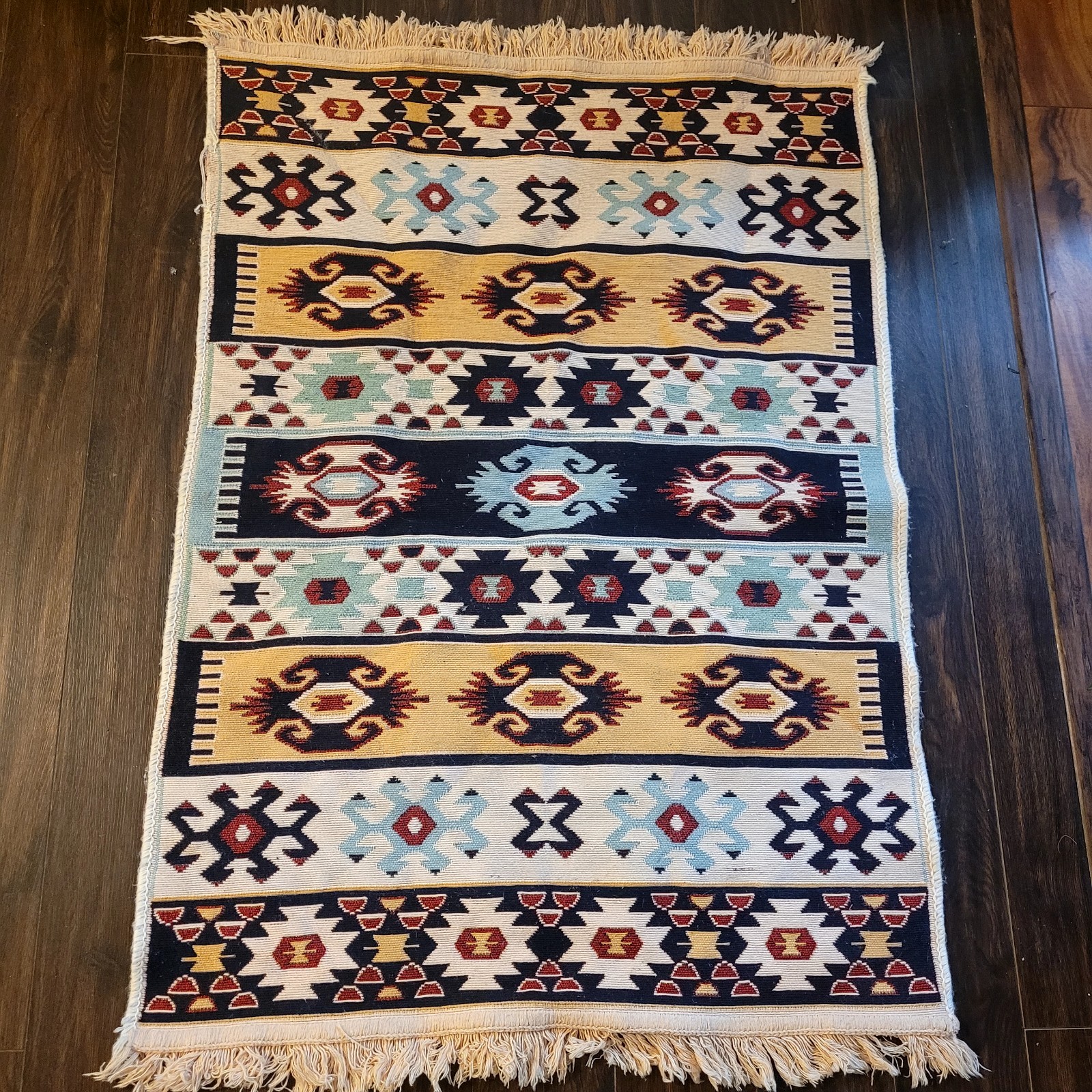 Woven Kilim Rug 2’6″ x 3’6″