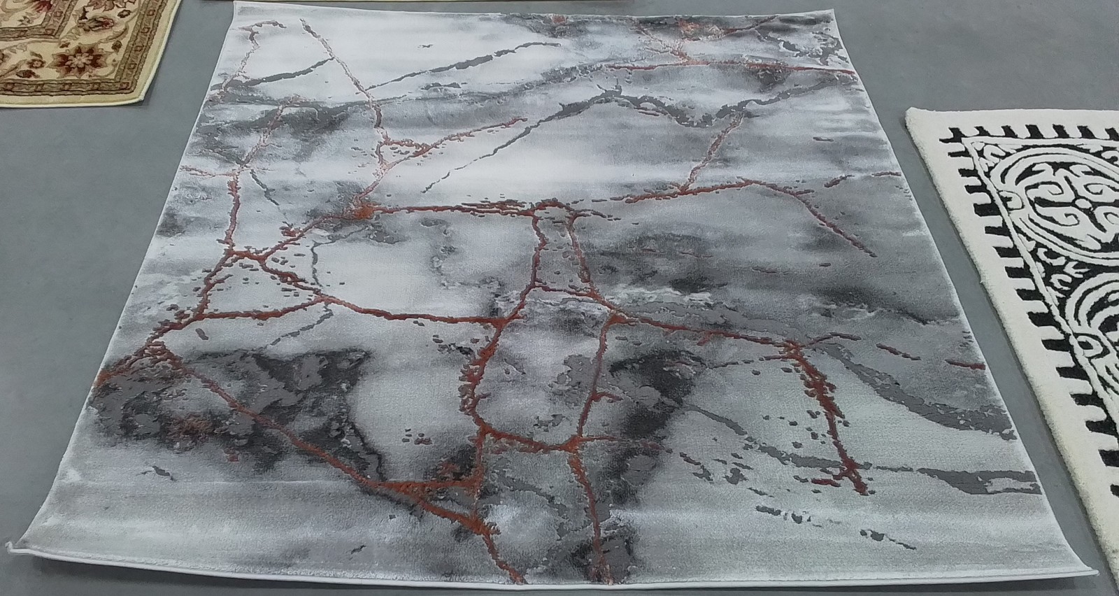 GREY / ORANGE 5′-3″ x 5′-3″ Flaw in Rug, Reduced Price 1172791731 CFT877P-5SQ