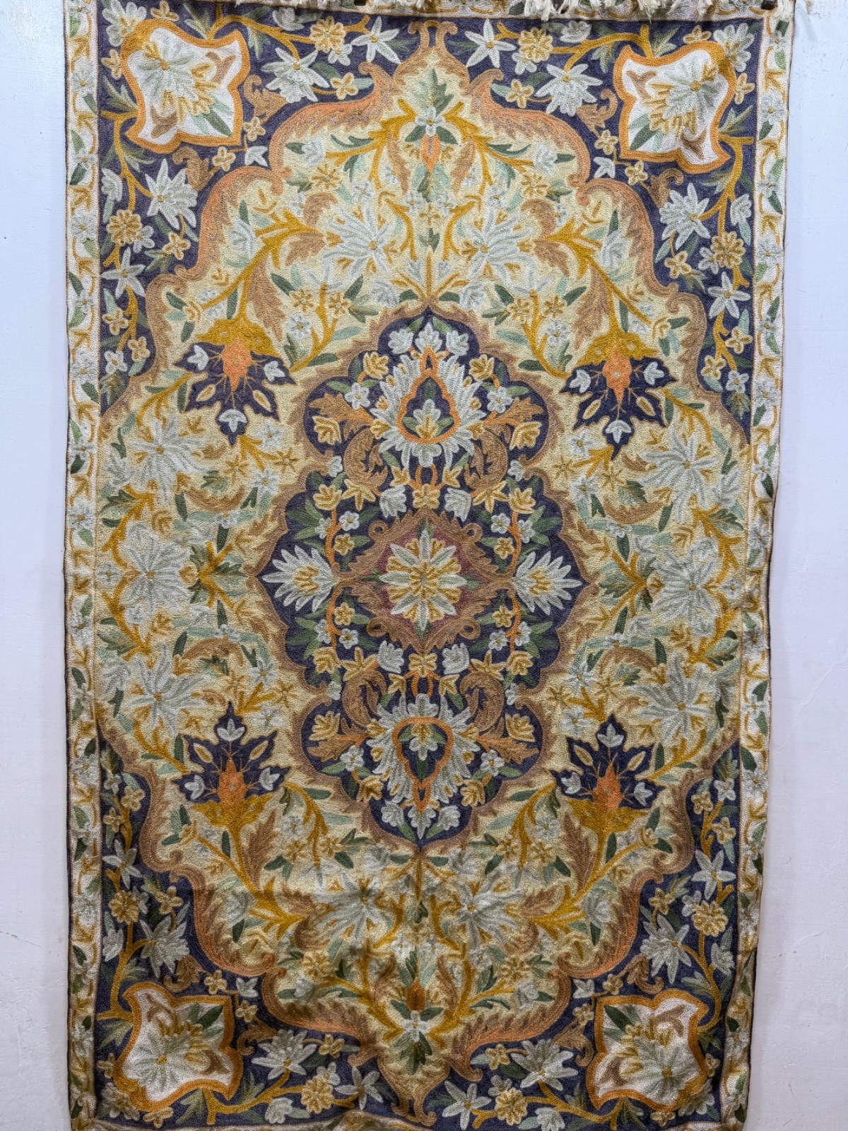 Vintage Beautiful Hand Silk Embroidered Kashmiri Chain Stitch Rug 140×86 Cm
