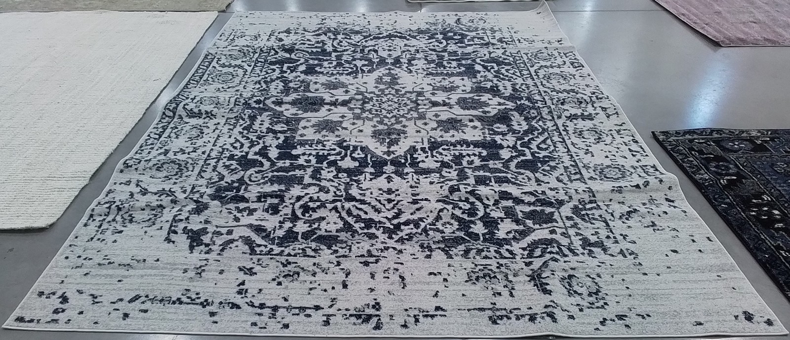 CREAM / NAVY 9′-0″ x 12′-0″ Flaw in Rug, Reduced Price 1172798294 MAD603D-9