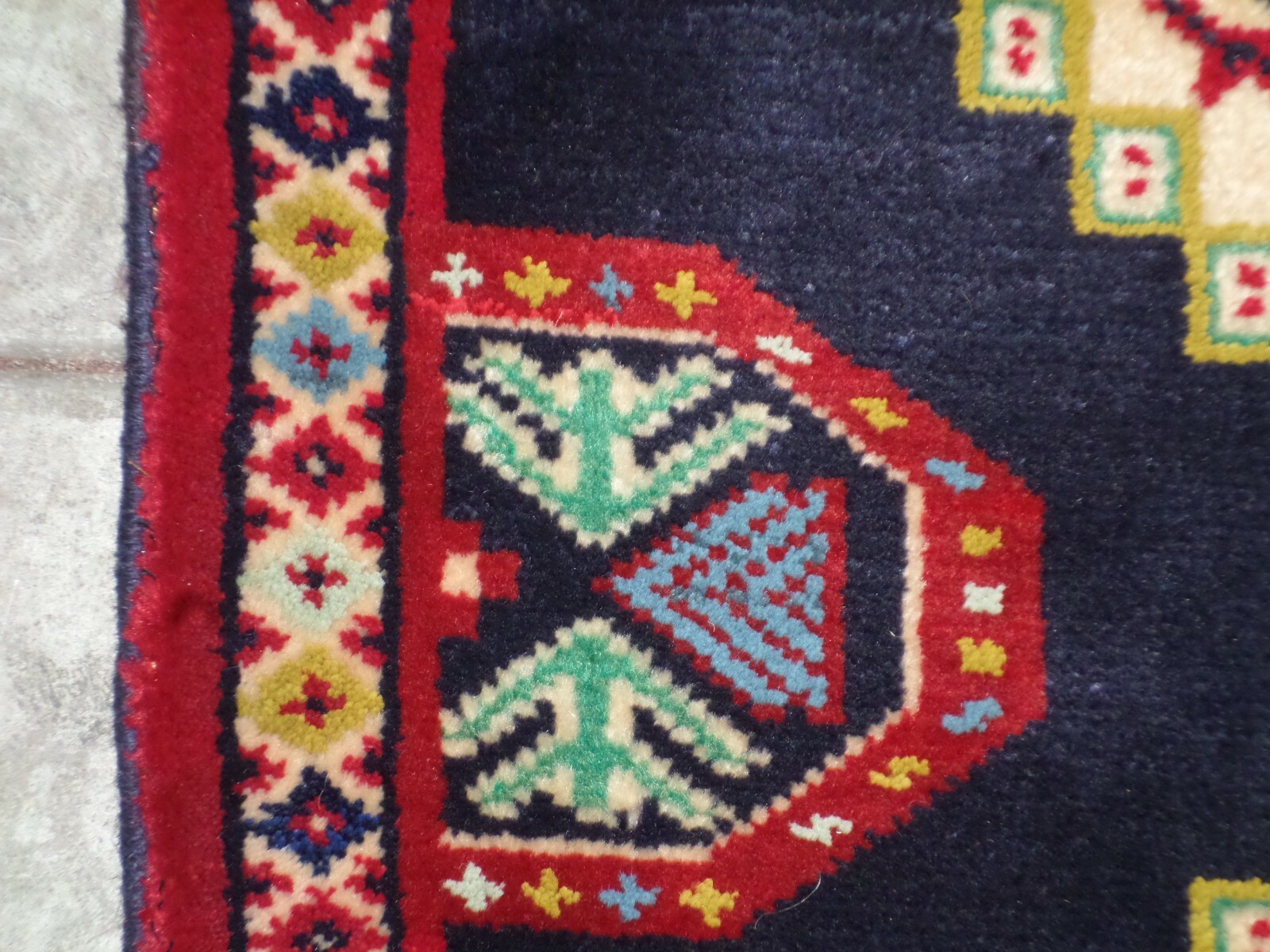 SUPER HAND KNOTTED ORIENTAL ARDABIL WOOL RUG 2′ 3″ X 2′ 9″ SKU #P10908