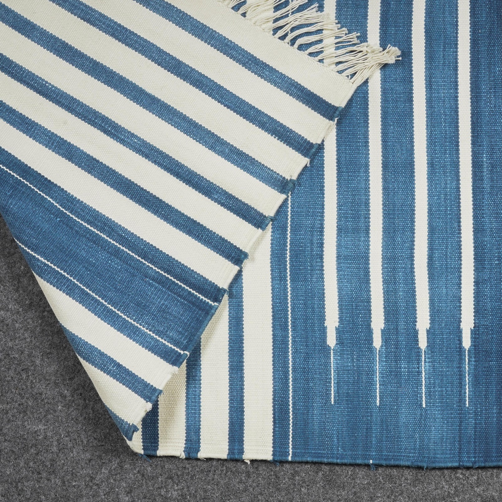 Handwoven Pitloom Cotton Rug 4×6 Blue White Striped Reversible Indian Dhurrie
