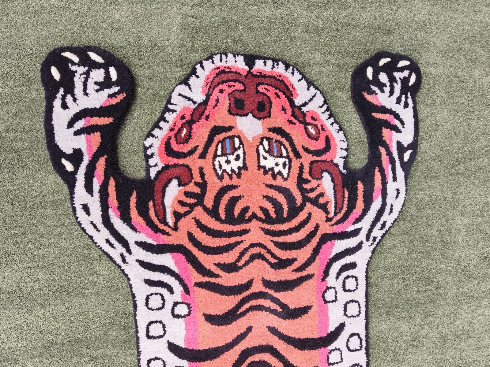 Tibetan Tiger Rugs 3×5 Feet Handmade 100% Woolen Hand Tufted For Home Decoration