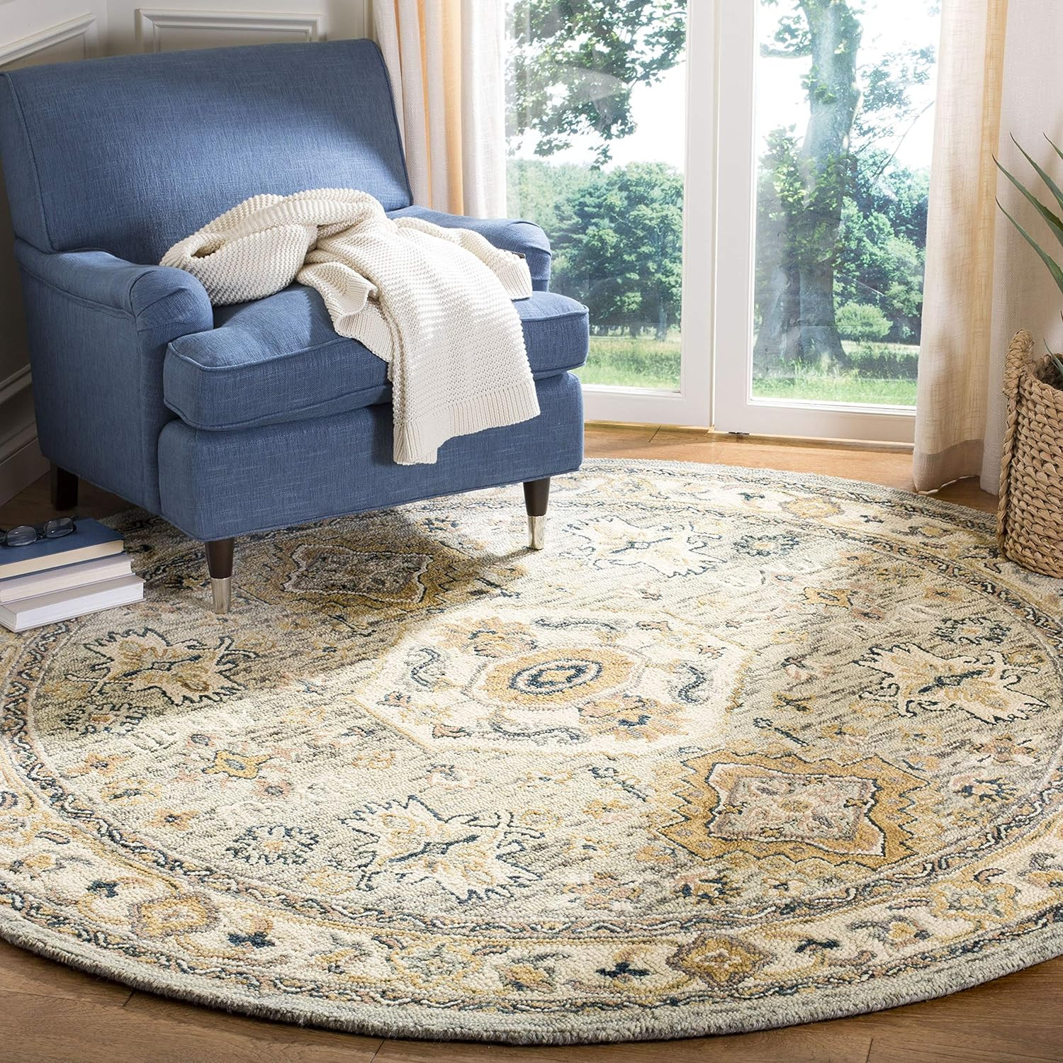 Aspen Collection 7′ Round Handmade Wool Area Rug in Moss/Ivory