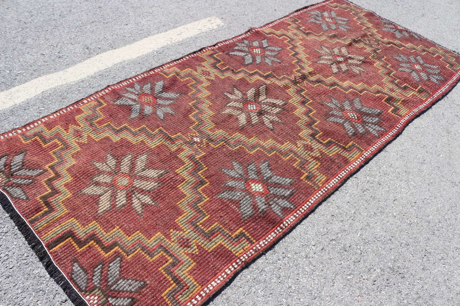 Vintage Area Rug 4×9,3 ft (123×283 cm), Kilim Red Oriental Turkish Rug