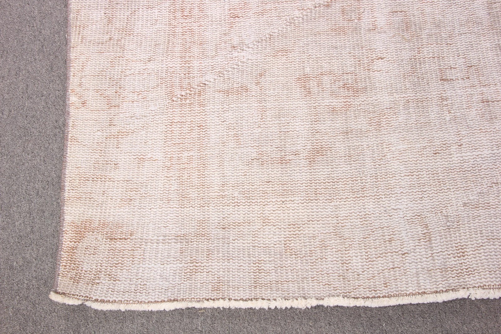 Vintage Large Rug 5,4×9,2 ft, Turkish Beige Check Wool Rug
