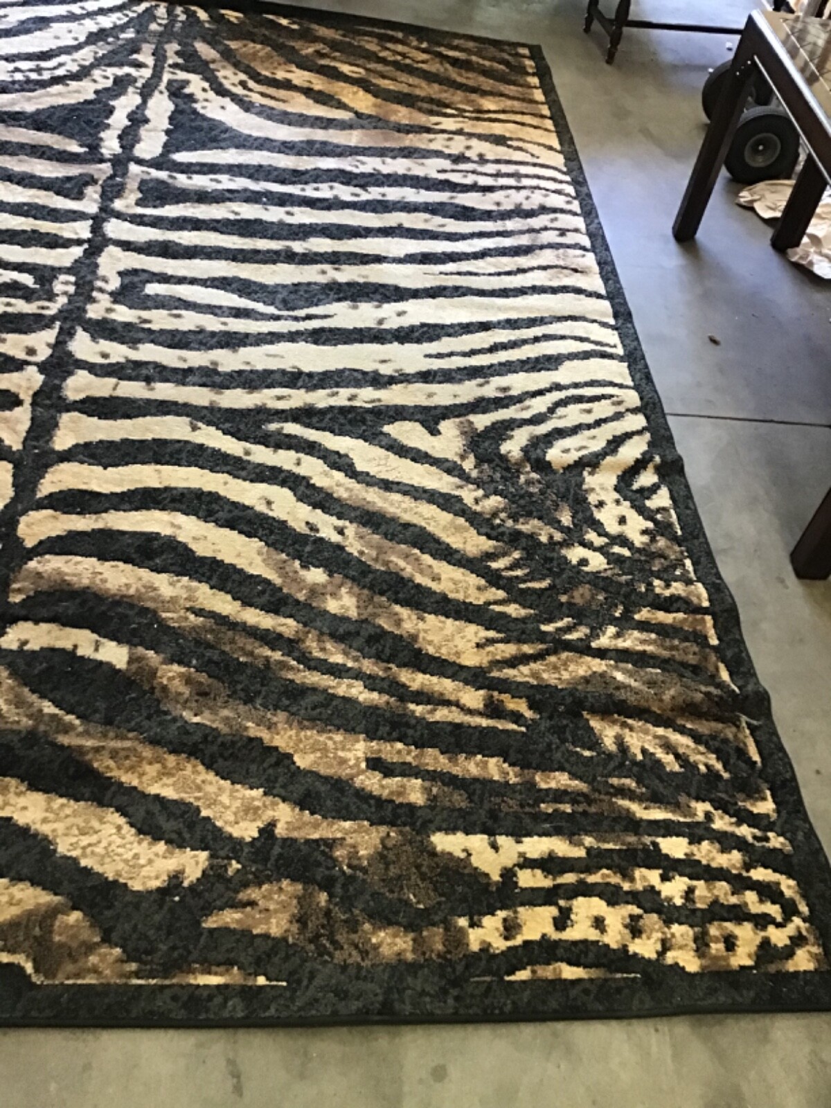 Mystique Contemporary Zebra Stripes Woven Rug 12.8FT x 9.8FT Needs Cleaning