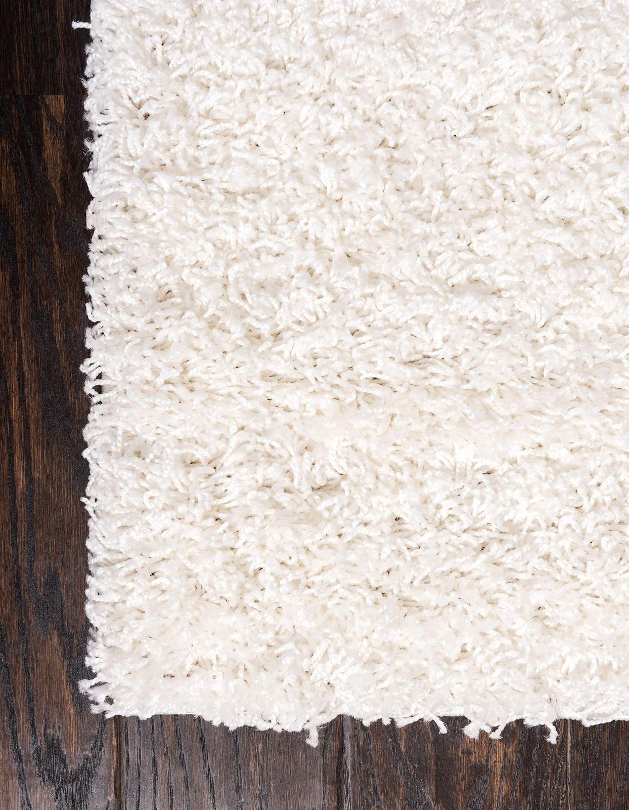 Unique Loom Solo Solid Shag Collection Area Rug 5’1″ x 8′ Snow White Rectangular