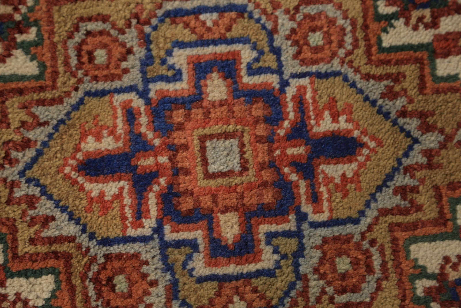 Heriz Serapi Ivory Hand-Knotted Indian Carpet in Wool 5′ 1″ x 3′ 0″