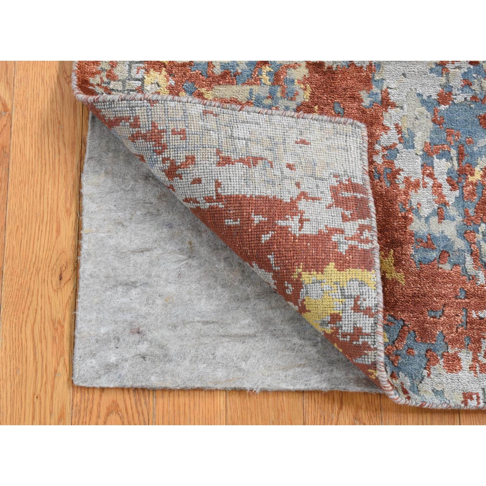 2’6″x5’10” Gray Wool and Silk Abstract Design Hand Knotted Runner Rug R87351