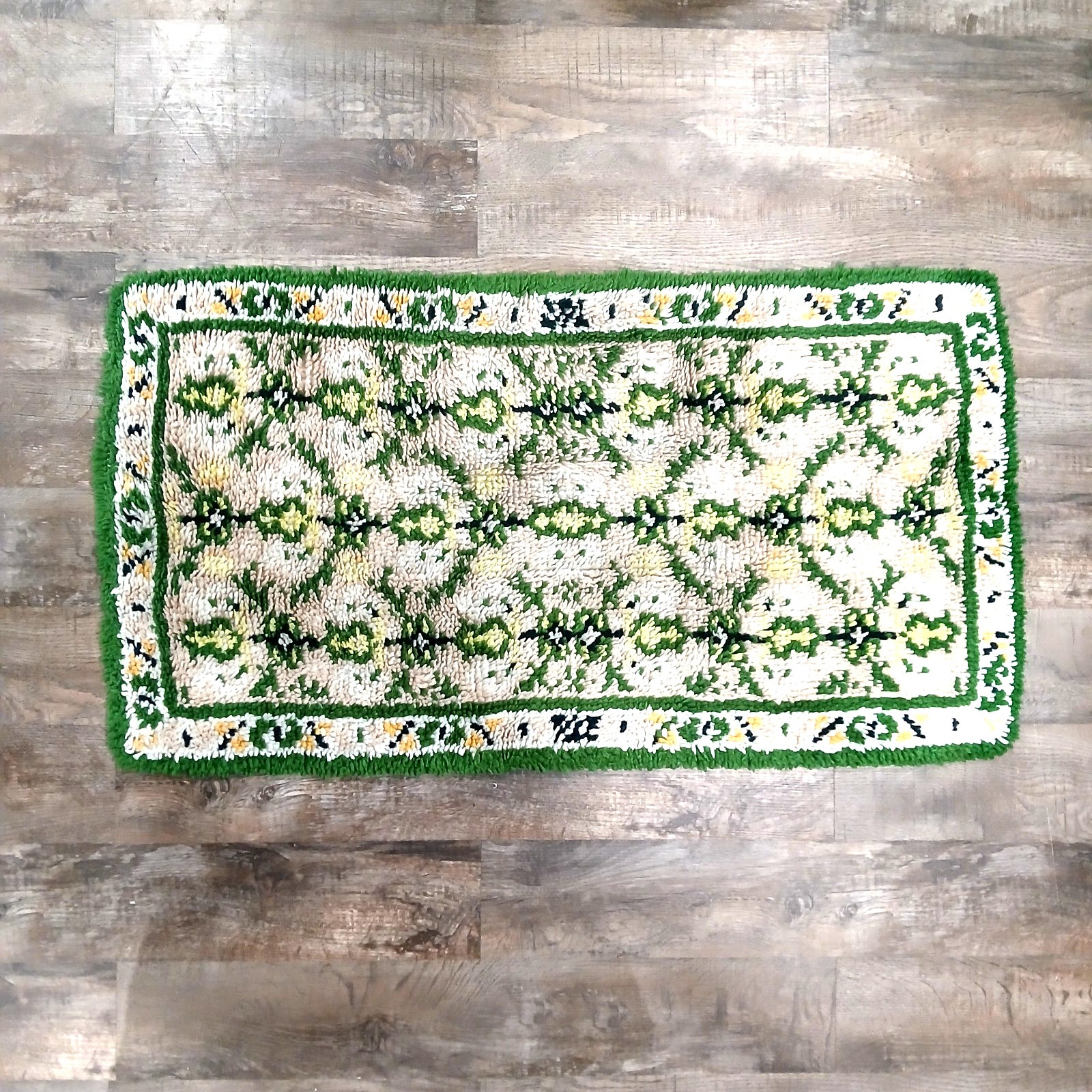 Vtg MCM Latch Hooked Rug Canvas Back Green Yellow 46 x 24″ Geometric Retro Good