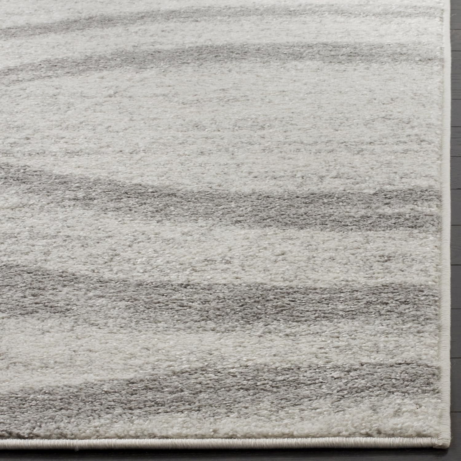Chic Stain Resistant Area Rug 8×10 – Cream & Grey, Ideal for Living Spaces