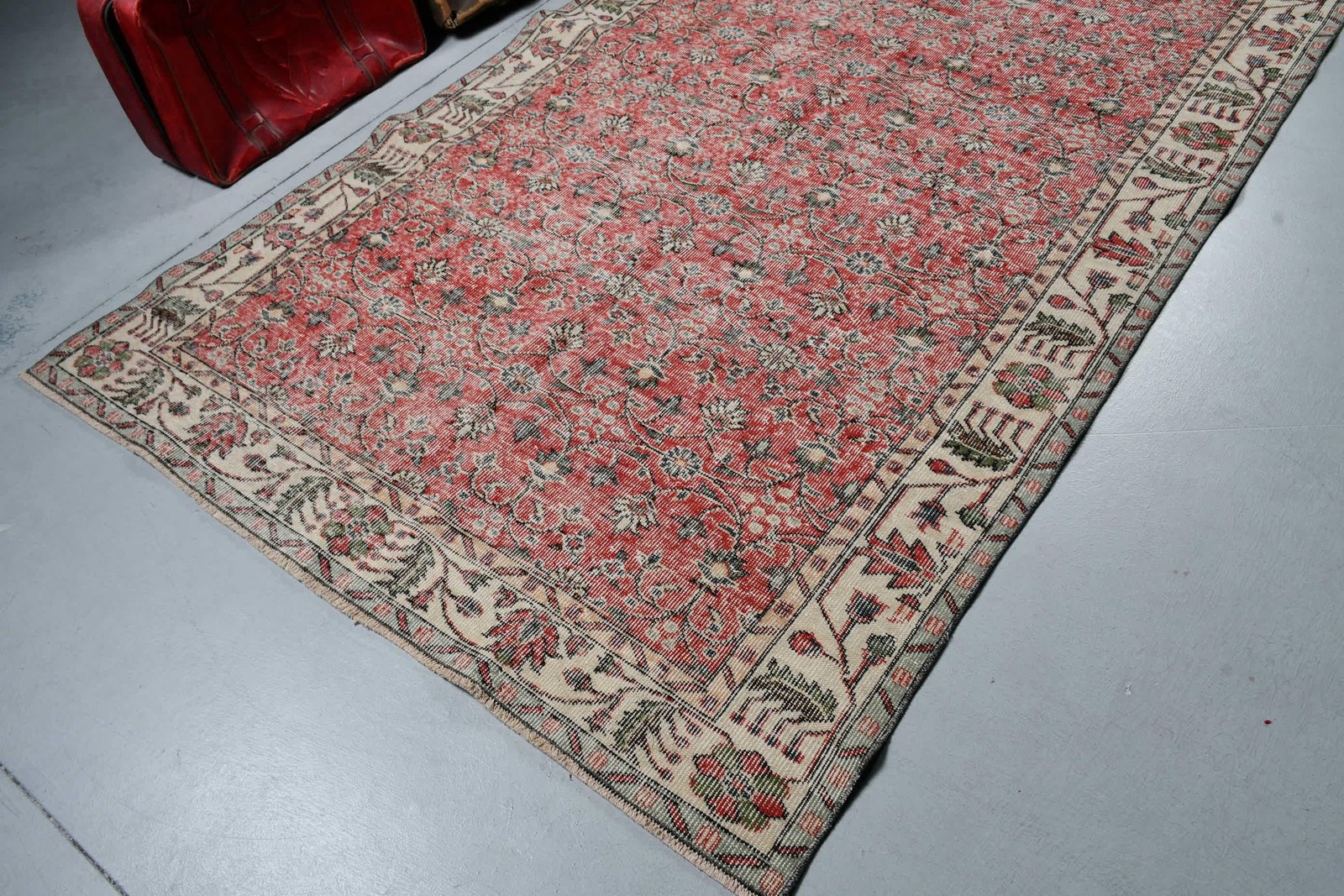 5,2×9,3 ft Vintage Turkish Rug, Large Rug, Red Gray Bordered Wool Rug