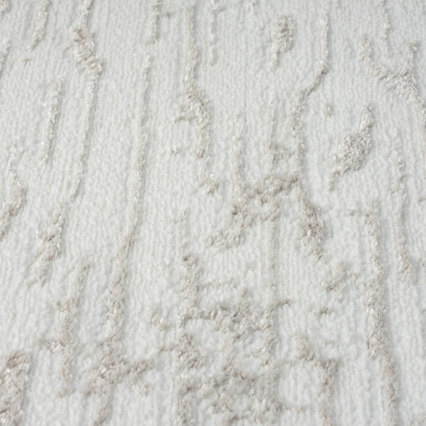 Artistic Textured Metallic Area Rug,Cream,5’X7′