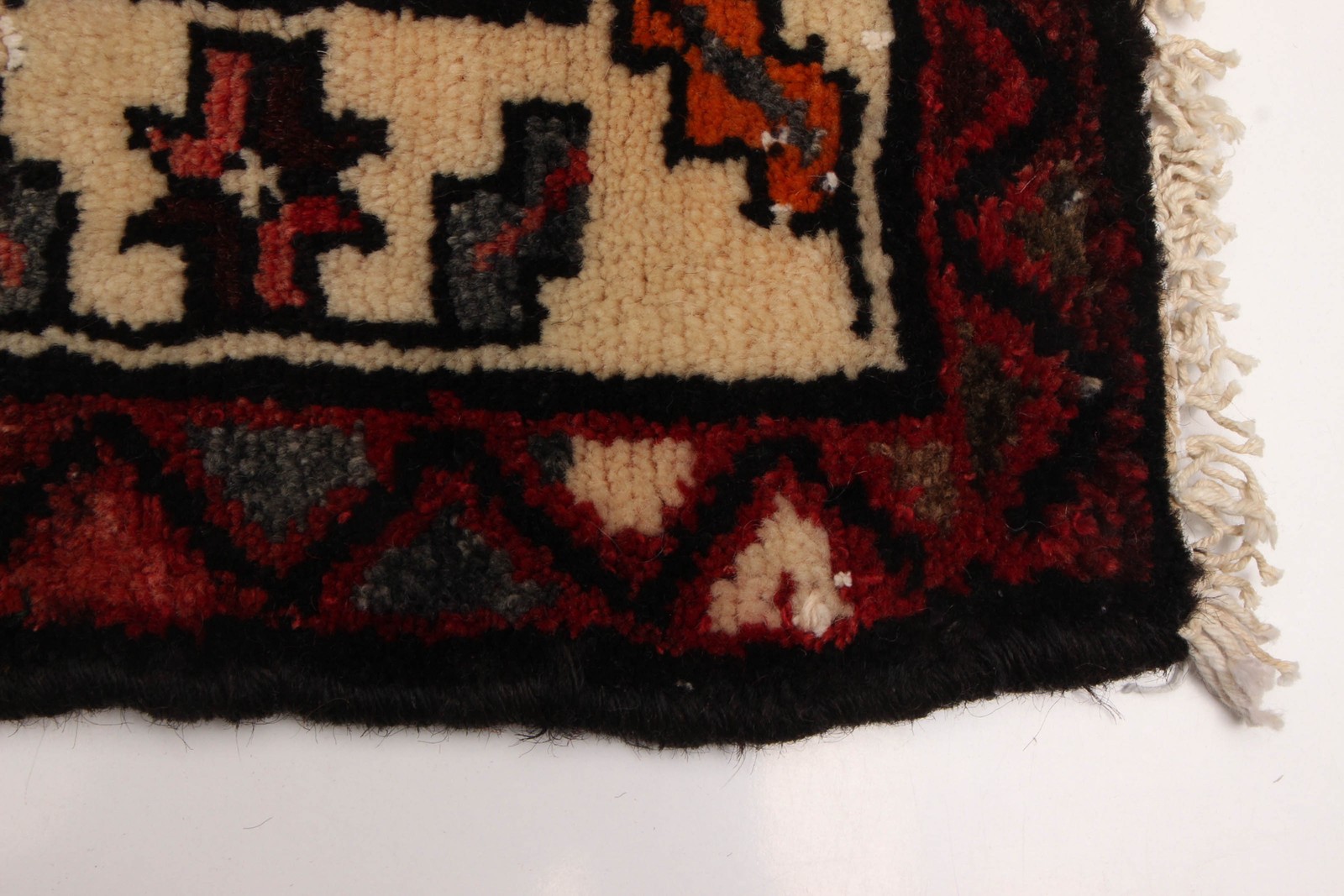 Vintage 3’7″ x 4’11” Traditional Hand Knotted Vegetable Dye Wool Area Rug