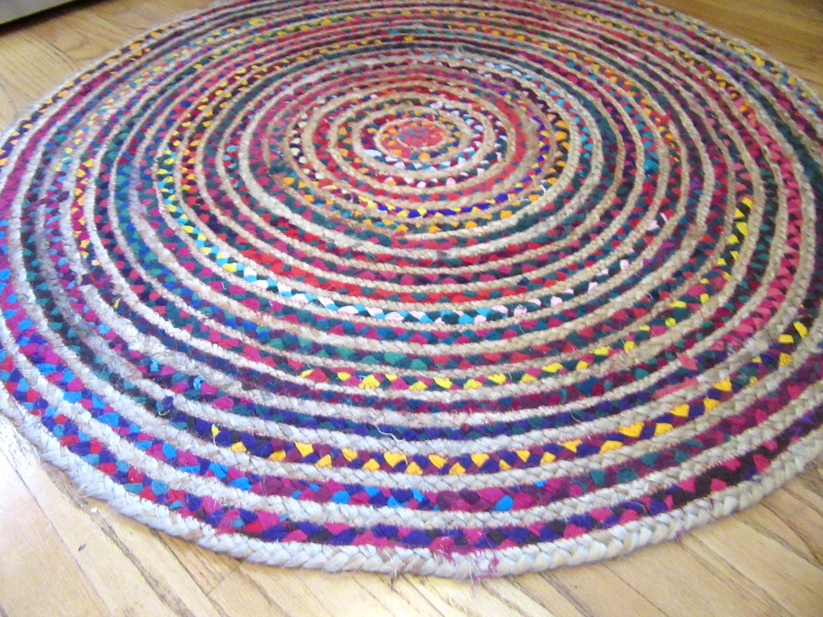 Round Rug 4′ x 4′ Jute & Cotton Braided Rug – Bright Multicolor Farmhouse