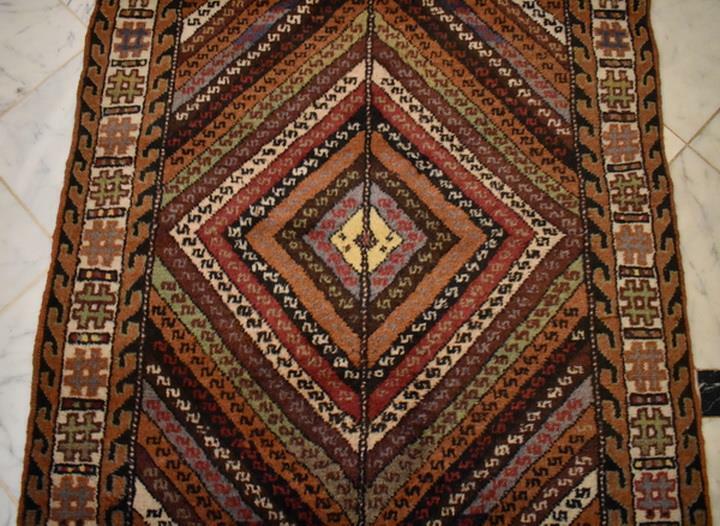 SHADES OF BROWN RUST AND BEIGE WOOL PAKISTAN RUG 42″ X 79″