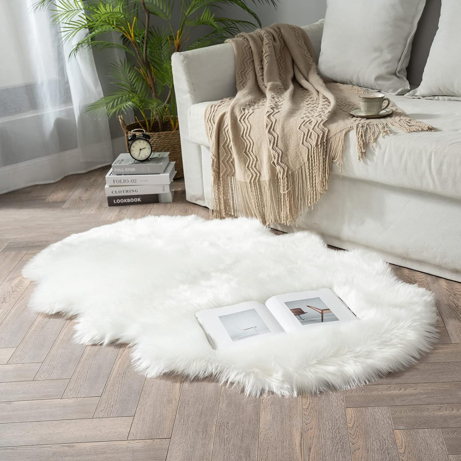 Luxury Soft Fluffy Area Rug 3X5 Feet, Faux Fur Sheepskin Rug Decorative