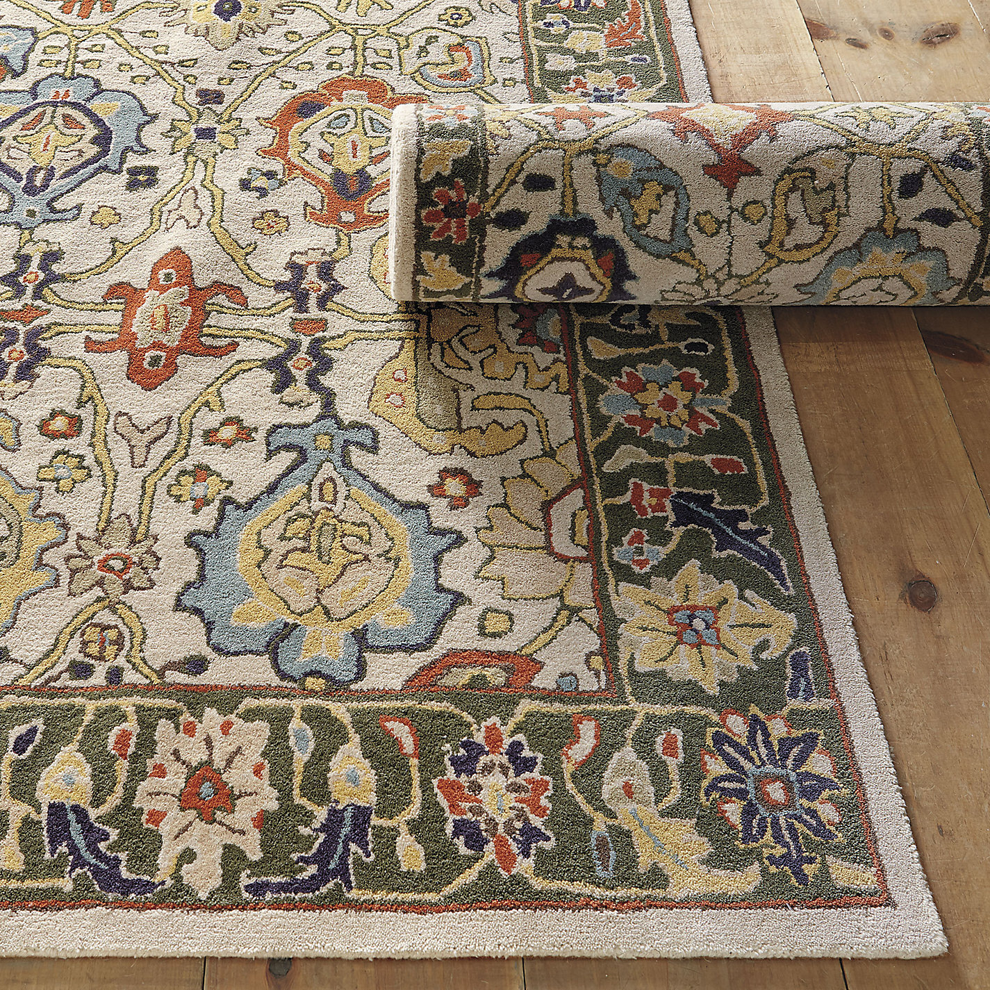 Carli Wool Tufted Area Rug, Floral Medallion Design in Cinnamon and Butterscotch